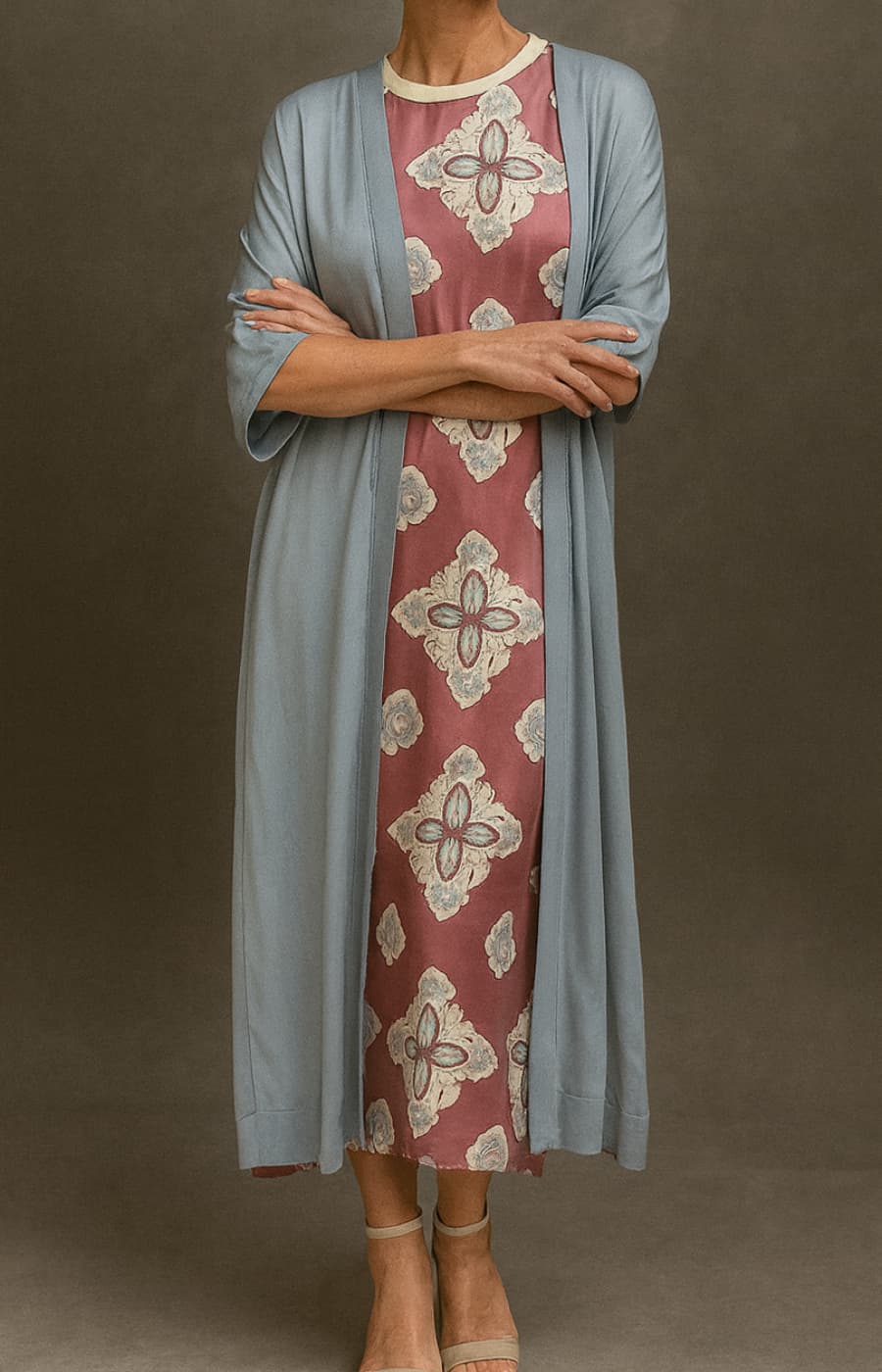 MILENA | Vestido Satinado Elegante con Estola Incluida y Línea Adelgazante para Ocasiones Especiales