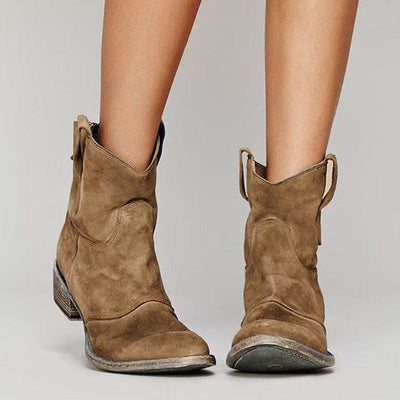 Carlota – Botines atemporales