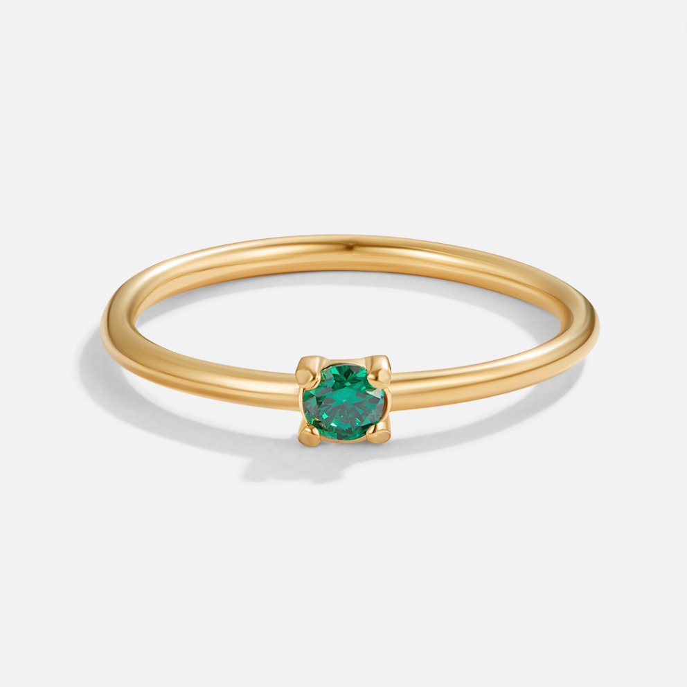Anillos de oro con piedra natal