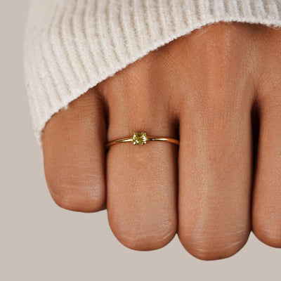 Anillos de oro con piedra natal