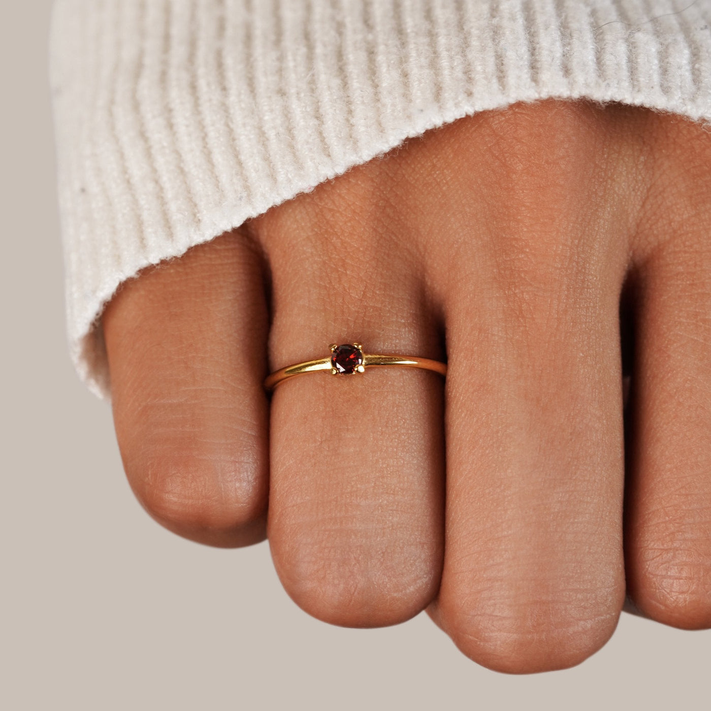 Anillos de oro con piedra natal