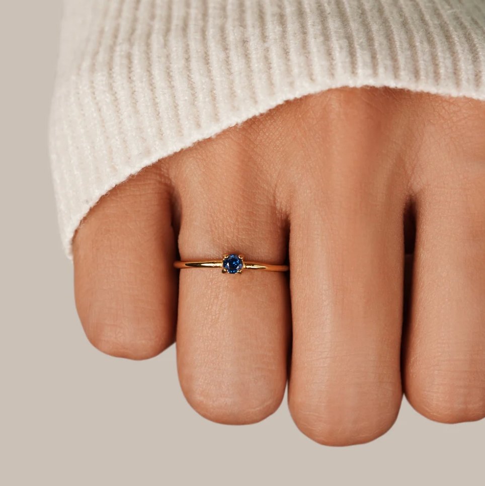 Anillos de oro con piedra natal